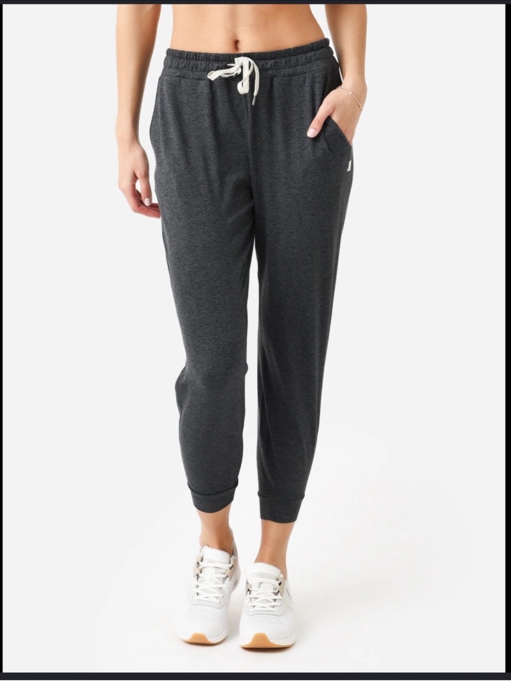 Vuori Performance Jogger Pants
Charcoal Heather